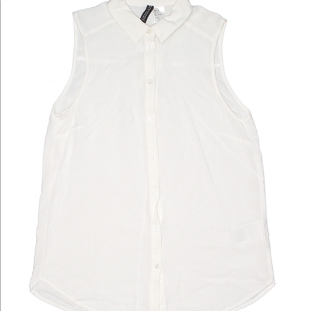 ✨SOLD✨ H&M divided sleeveless button up